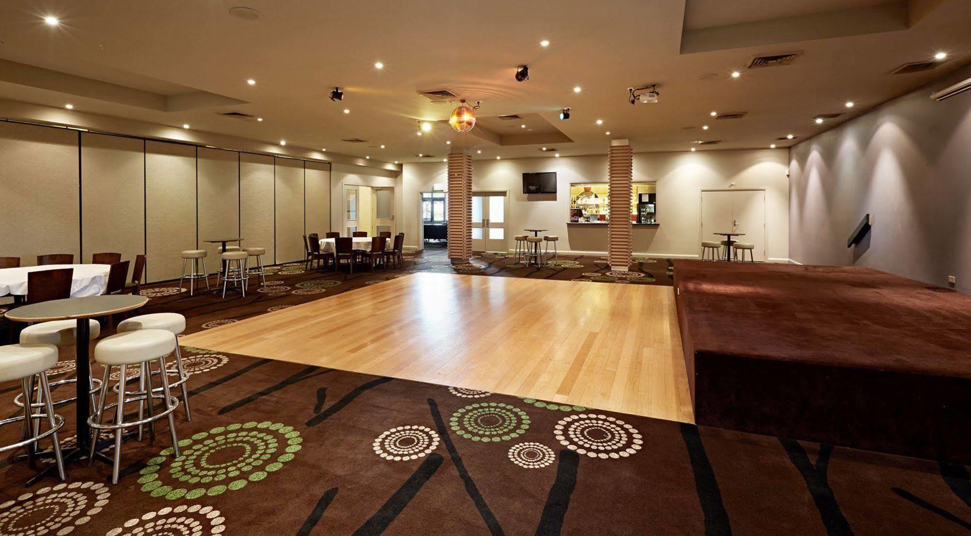 Nightcap At Waltzing Matilda Hotel Springvale Buitenkant foto