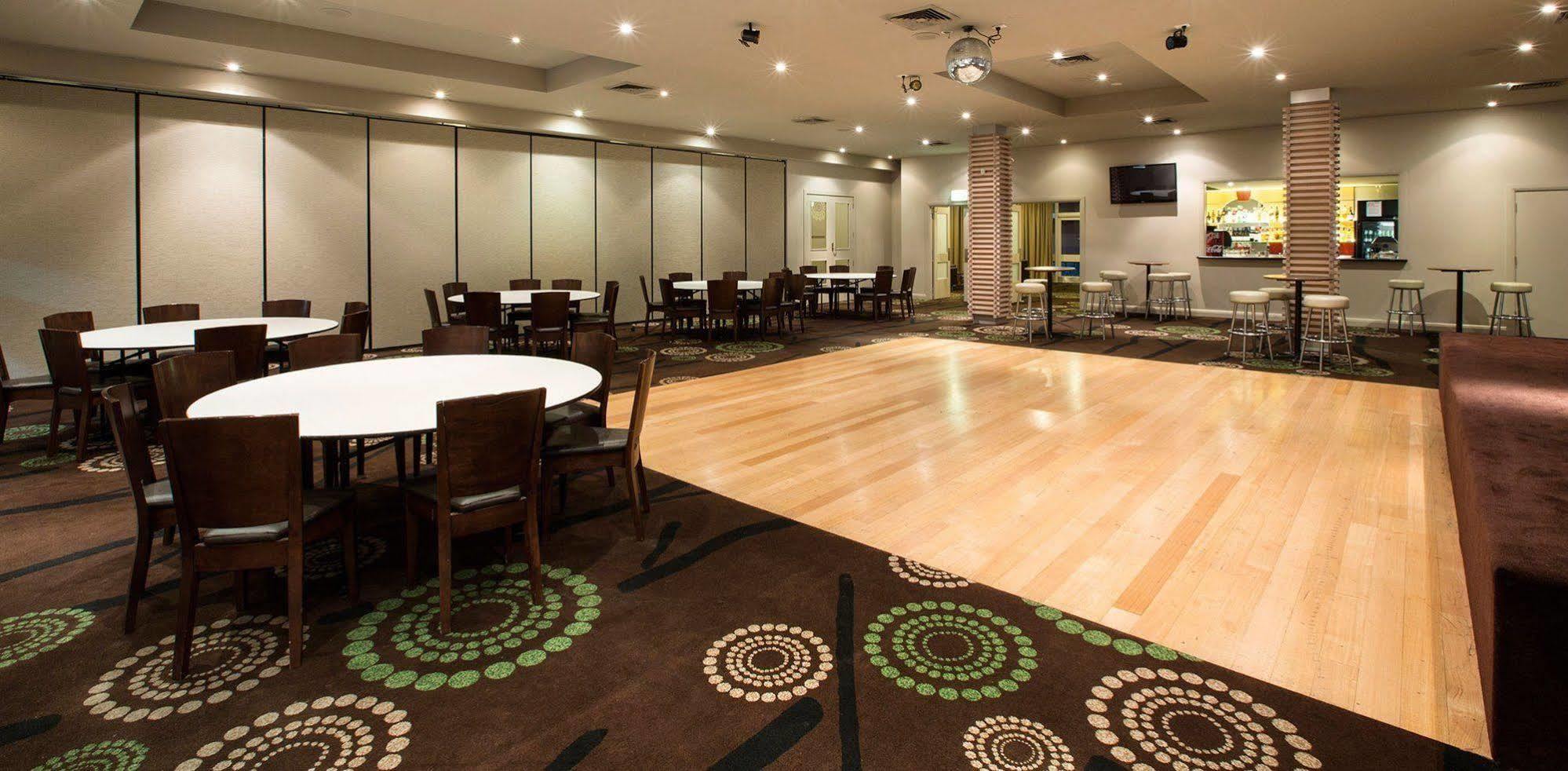 Nightcap At Waltzing Matilda Hotel Springvale Buitenkant foto
