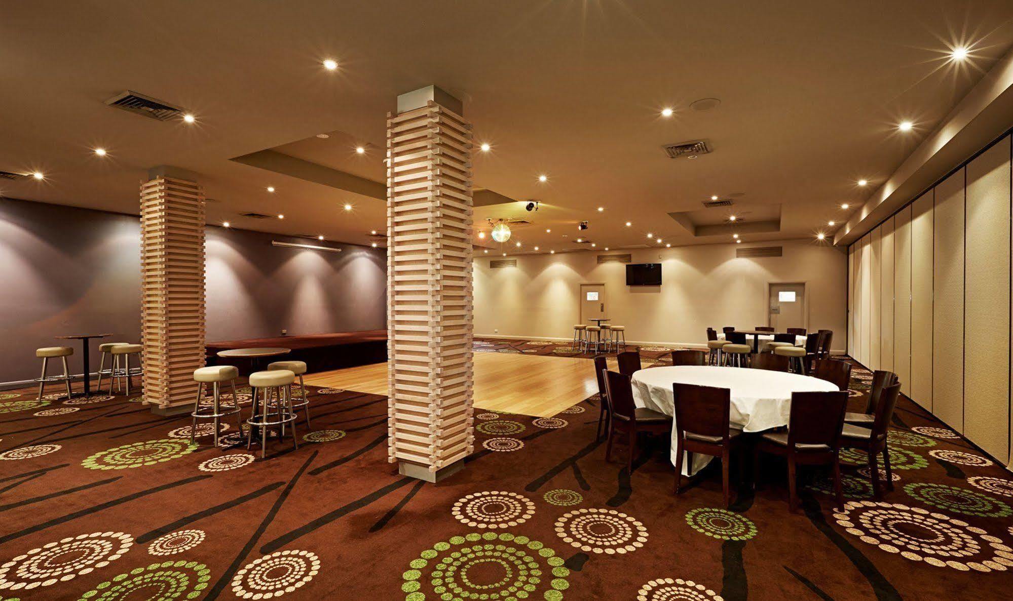 Nightcap At Waltzing Matilda Hotel Springvale Buitenkant foto