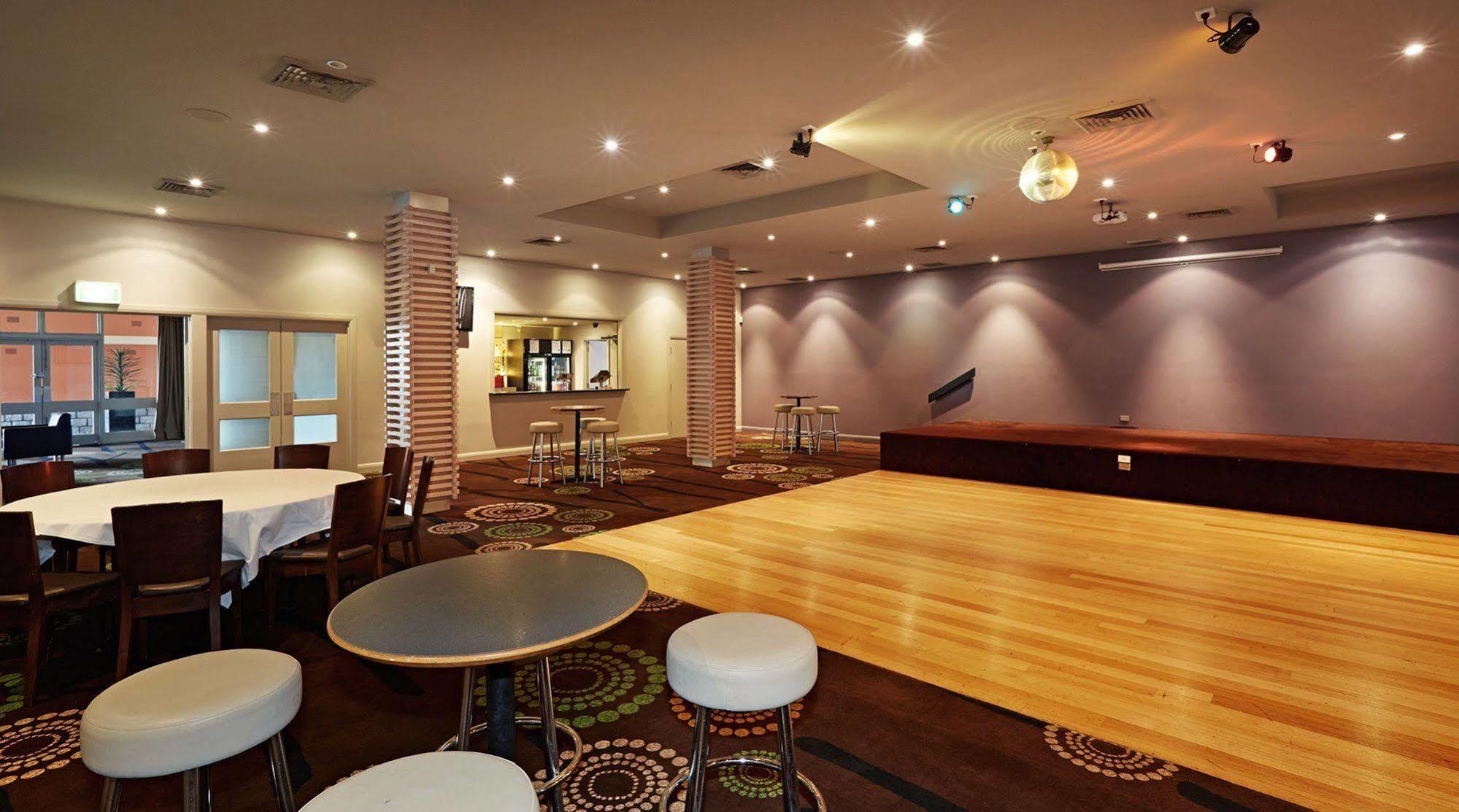 Nightcap At Waltzing Matilda Hotel Springvale Buitenkant foto